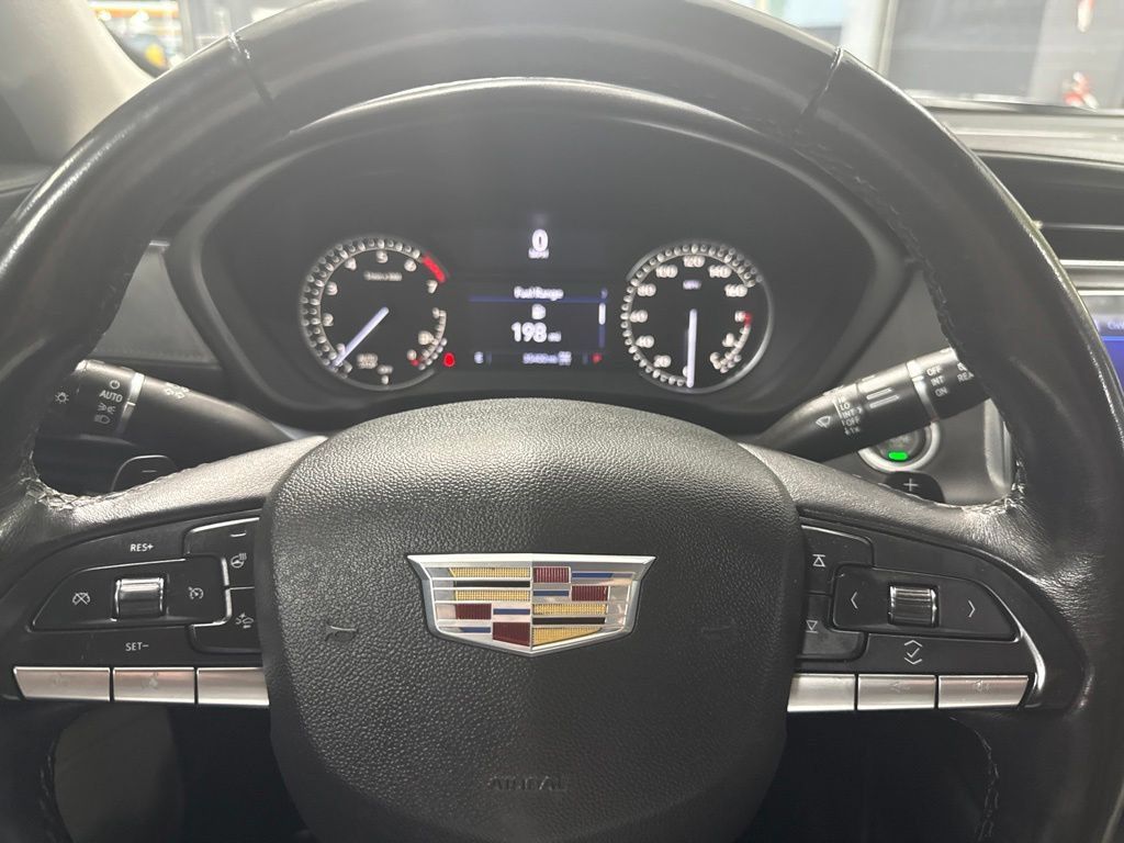 Used 2023 Cadillac XT4 Luxury w/ Cold Weather Package AWD/4WD image 22