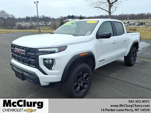 Used 2025 GMC Canyon Elevation image 1