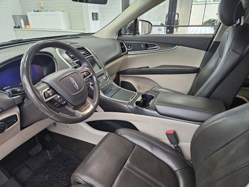 Used 2019 Lincoln Nautilus Reserve w/ Driver Assistance Package AWD/4WD image 8