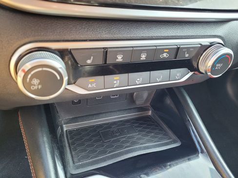 Used 2023 Nissan Altima 2.5 SR w/ SR Premium Package image 19