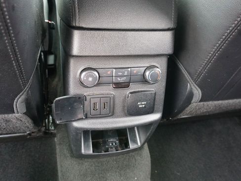 Used 2017 Ford Explorer Limited image 29