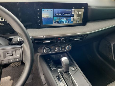 Certified 2025 Nissan Kicks SV w/ Charging Package FWD image 17