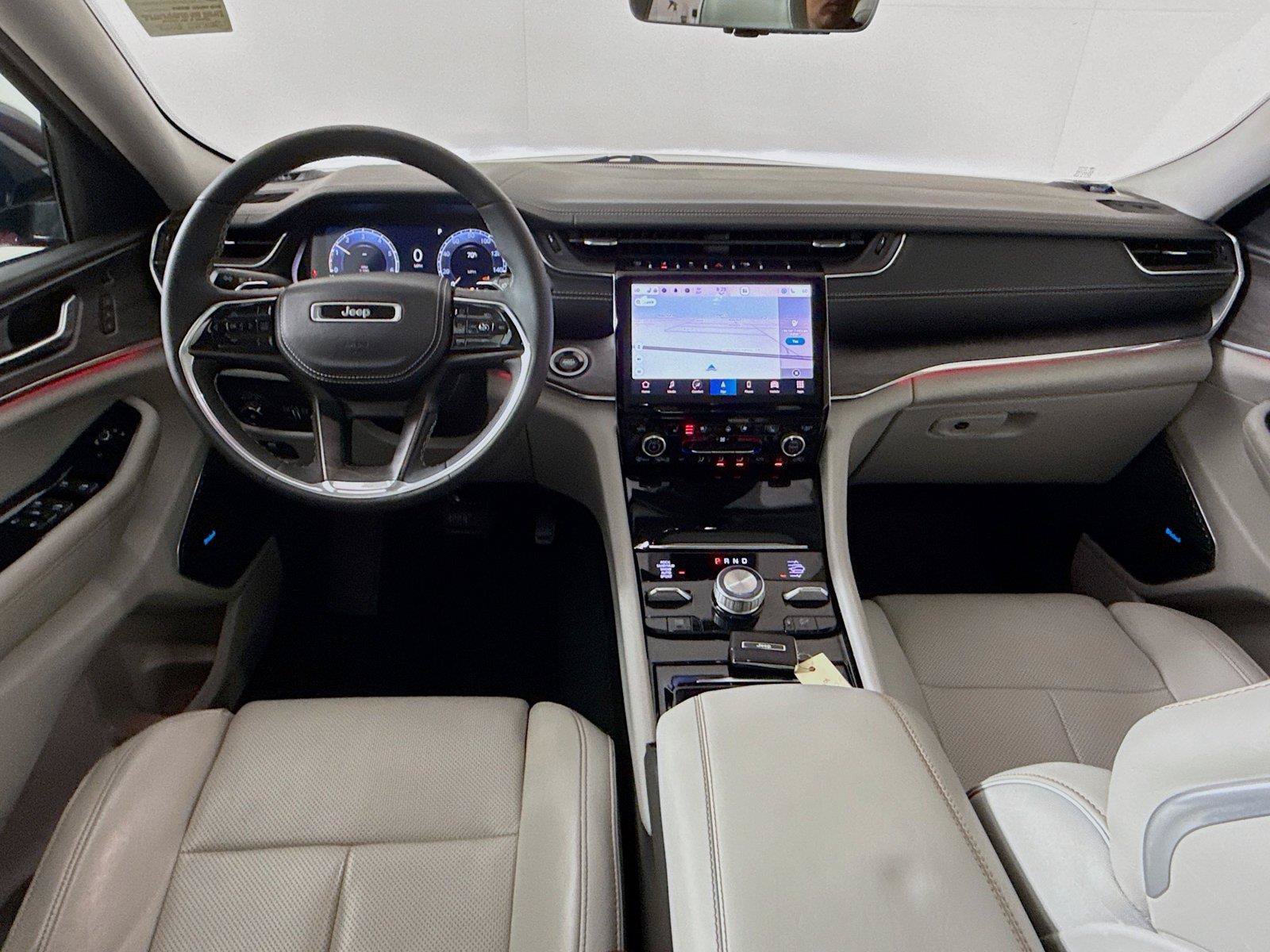 Used 2023 Jeep Grand Cherokee Overland w/ Luxury Tech Group IV AWD/4WD image 32