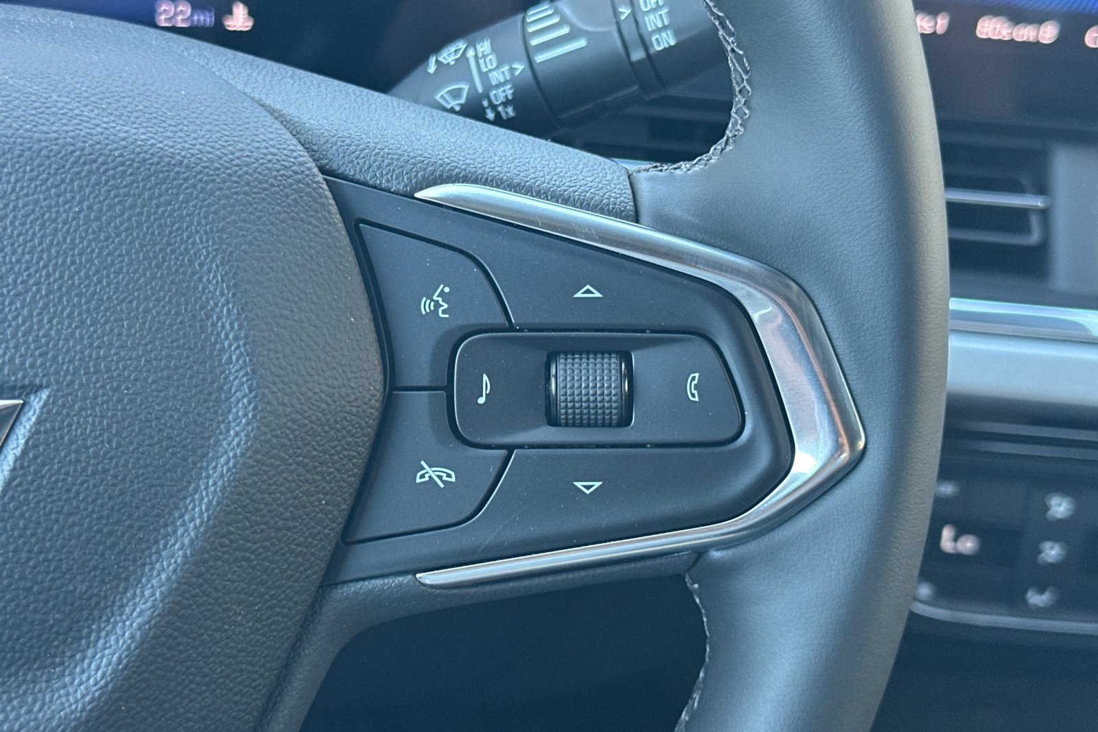 New 2026 Chevrolet Trax LT w/ Driver Confidence Package FWD image 24