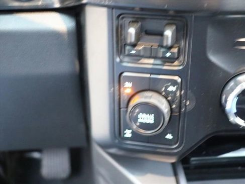 New 2026 Ford F250 Lariat w/ Black Appearance Package image 28