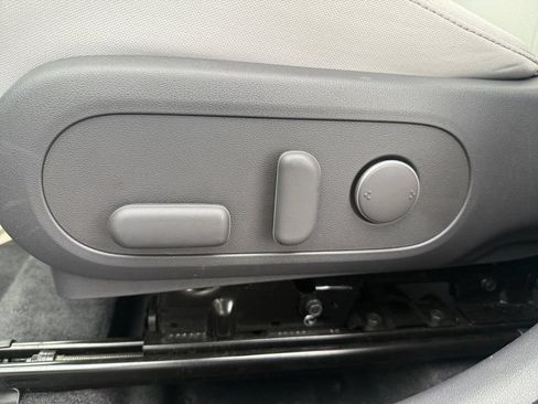 Used 2025 Hyundai Kona SEL AWD/4WD image 29