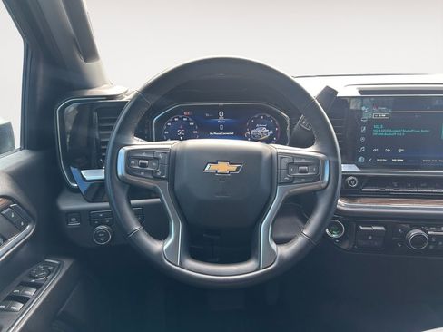 Used 2024 Chevrolet Silverado 2500 LT w/ Convenience Package AWD/4WD image 15