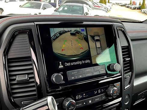 Used 2023 Nissan Titan PRO-4X w/ Pro-4x Convenience Package image 23