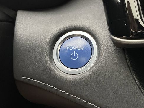 Used 2021 Toyota Highlander XLE image 21