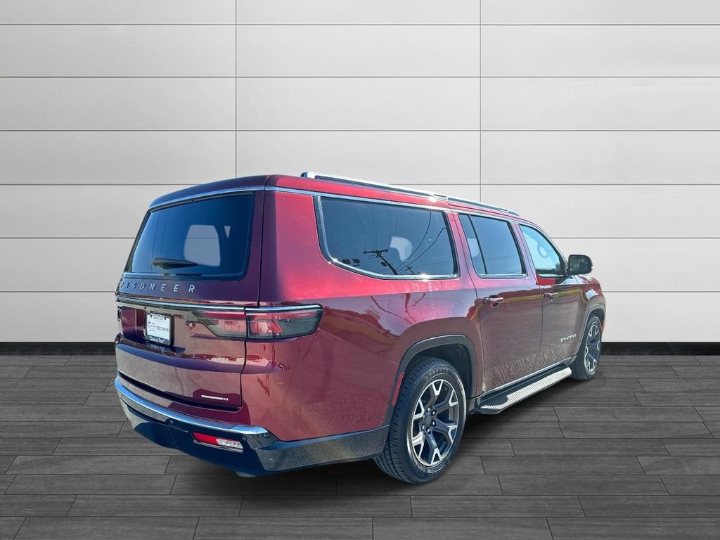 Used 2024 Jeep Wagoneer L Series III w/ Flexible Seating Group AWD/4WD image 3