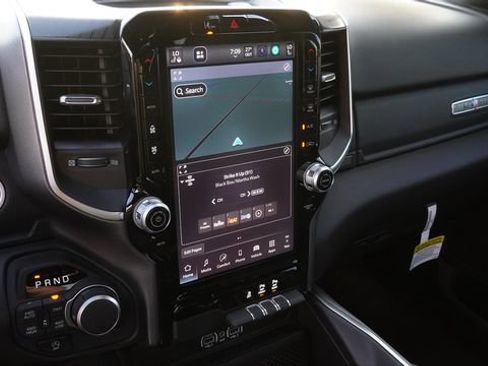 New 2026 RAM 1500 4x4 Crew Cab image 21
