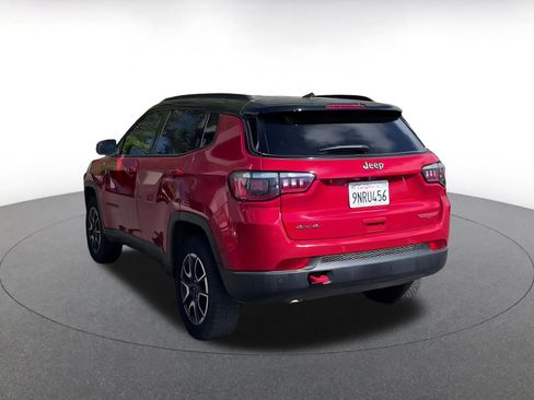 Used 2025 Jeep Compass Trailhawk image 11