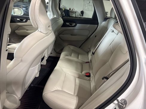 Used 2023 Volvo XC60 B5 Plus w/ Climate Package AWD/4WD image 28