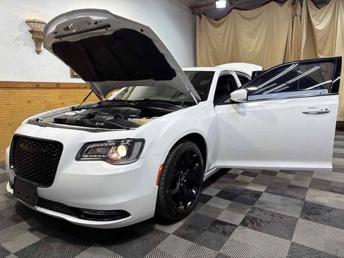 Used 2021 Chrysler 300 S RWD image 11