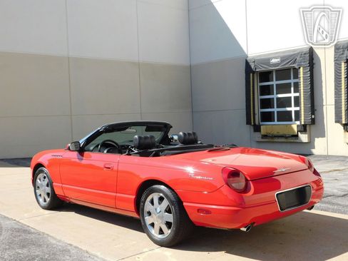 Used 2002 Ford Thunderbird image 32
