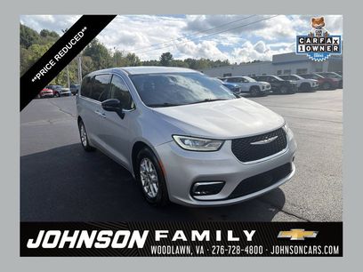 Used 2024 Chrysler Pacifica Touring-L