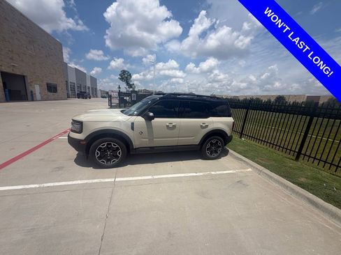 Used 2025 Ford Bronco Sport Outer Banks w/ Outer Banks Tech Package+ AWD/4WD image 2