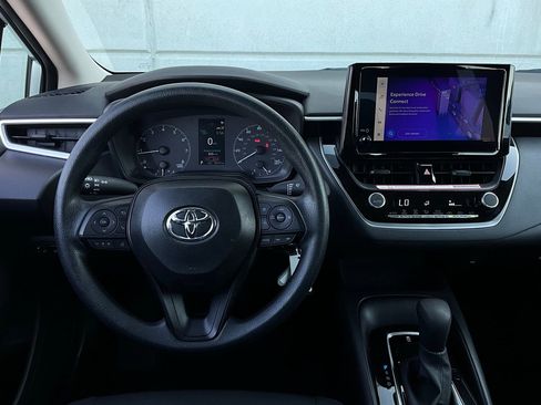 Used 2025 Toyota Corolla LE image 13