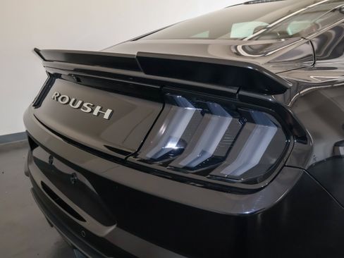 Used 2018 Ford Mustang GT Premium w/ GT Performance Package RWD image 42