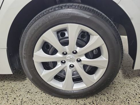 Used 2025 Toyota Corolla LE w/ Convenience Package FWD image 7