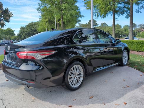 Certified 2020 Toyota Camry XLE FWD image 10