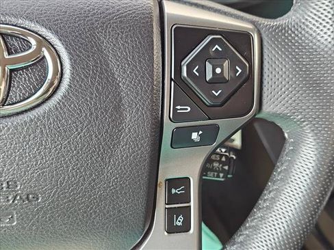 Used 2021 Toyota Tacoma SR5 AWD/4WD image 26