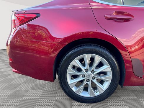 Used 2015 Lexus ES 300h w/ Navigation System Package FWD image 30