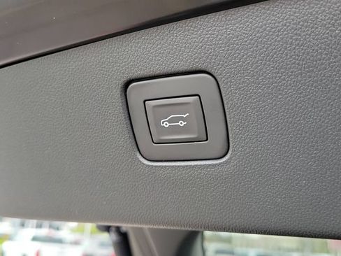 New 2026 Buick Envista Sport Touring w/ Convenience I Package FWD image 9