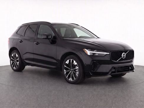 Certified 2026 Volvo XC60 B5 Plus AWD/4WD image 2