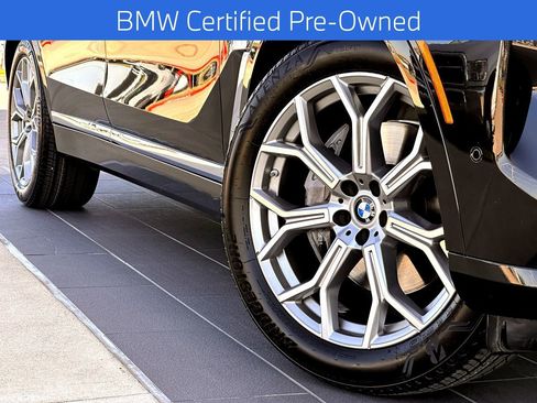 Certified 2025 BMW X7 xDrive40i w/ Premium Package AWD/4WD image 2