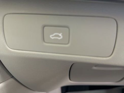 Used 2023 Volvo XC90 B5 Plus w/ Protection Package Premier image 32