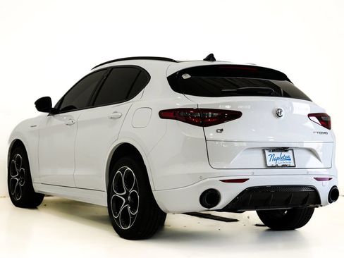 Used 2023 Alfa Romeo Stelvio Veloce AWD/4WD image 9