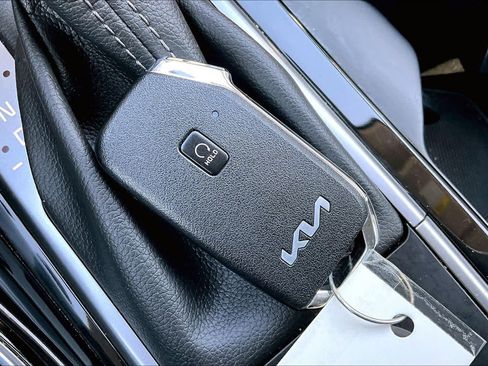 Used 2022 Kia Sorento SX image 15