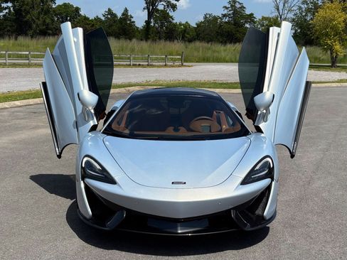 Used 2017 McLaren 570S RWD image 5