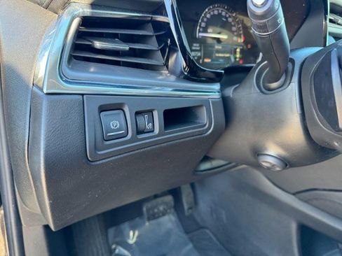 Used 2019 Cadillac XT5 Premium Luxury w/ Driver Assist Package image 14