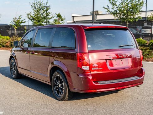 Used 2018 Dodge Grand Caravan SXT w/ Blacktop Package FWD image 5