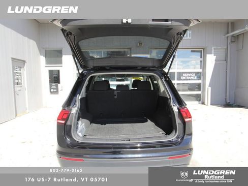 Used 2020 Volkswagen Tiguan S image 37
