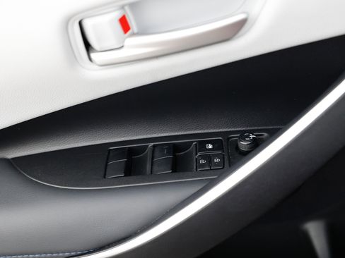 Used 2022 Toyota Corolla SE image 47