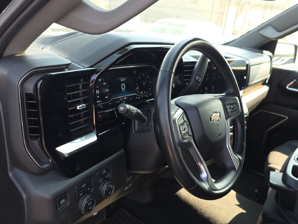 Used 2023 Chevrolet Silverado 1500 LT w/ Protection Package AWD/4WD image 15