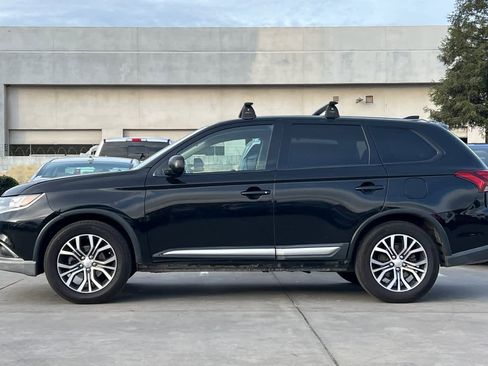 Used 2017 Mitsubishi Outlander ES image 6