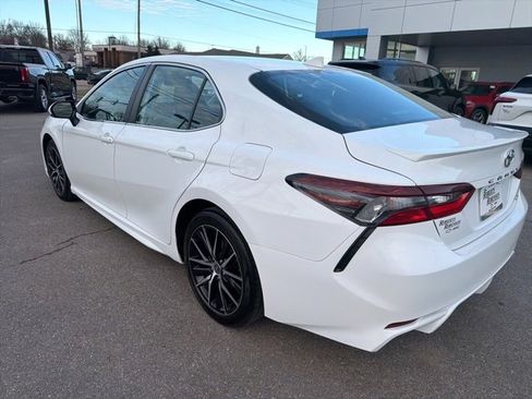 Used 2024 Toyota Camry SE image 25