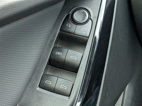 Certified 2025 Chevrolet Equinox LT image 26