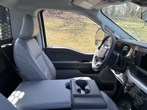 New 2024 Ford F550 4x4 Regular Cab Super Duty image 12