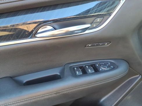 Used 2021 Cadillac XT6 Premium Luxury image 25