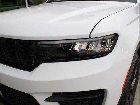 New 2025 Jeep Grand Cherokee Altitude image 35