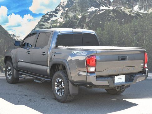 Certified 2019 Toyota Tacoma TRD Off-Road w/ Technology Package AWD/4WD image 9
