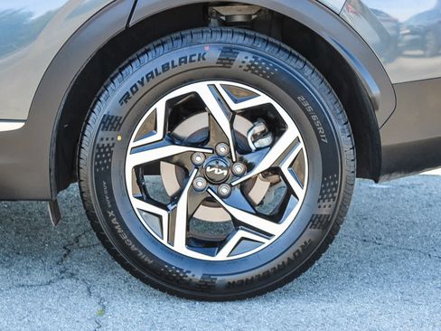 Used 2024 Kia Sportage LX image 8