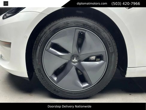 Used 2020 Tesla Model 3 Standard Range Plus RWD image 36