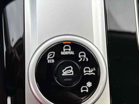 New 2026 Mitsubishi Outlander SE image 28