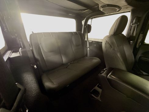 Used 2019 Jeep Wrangler Sport image 26